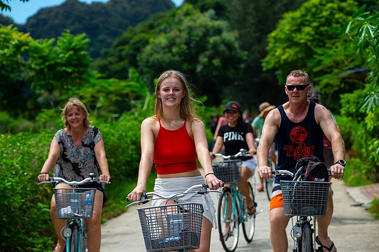 Vietnam por atraer 18 millones de turistas extranjeros en 2024