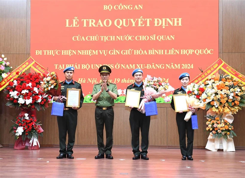 Tres policías vietnamitas asignados a participar en operaciones de paz de las Naciones Unidas
