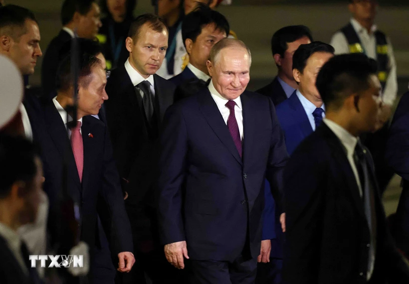 El presidente ruso inicia una visita de Estado a Vietnam