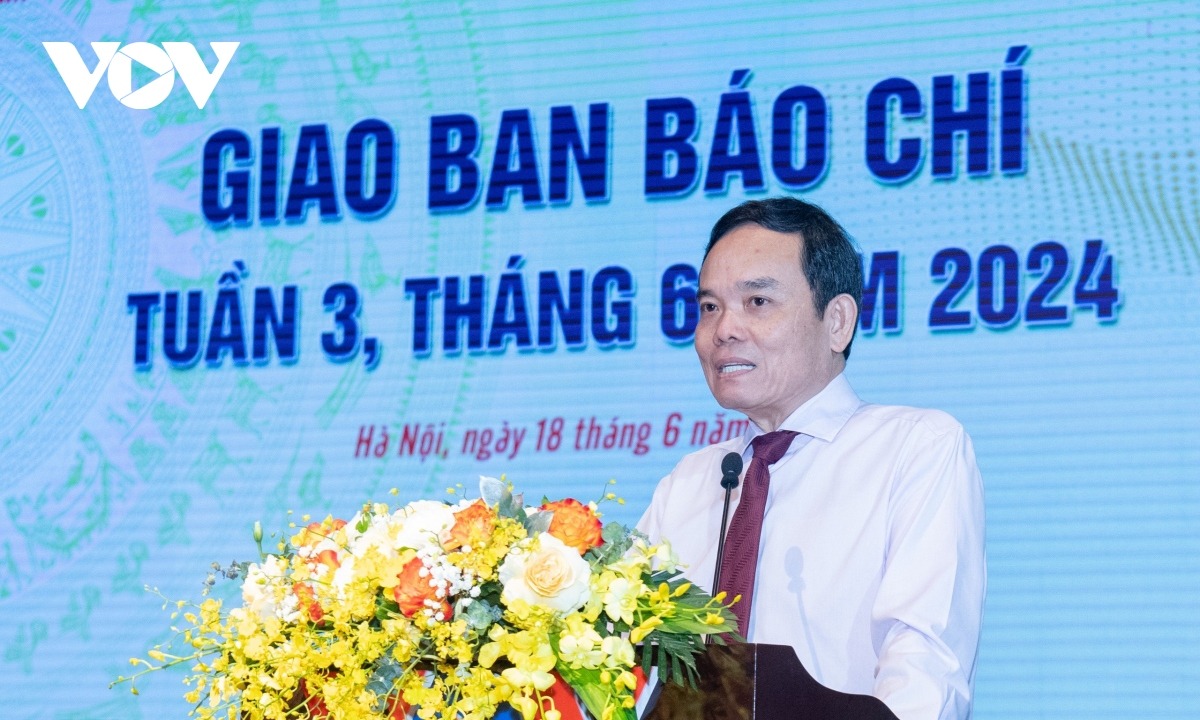 El Viceprimer Ministro invita a las agencias de prensa y los medios a mantener una mente clara y brillante