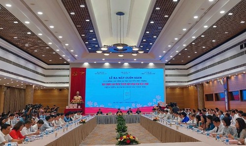 Lanzan libro sobre cultura escrito por el máximo líder del PCV