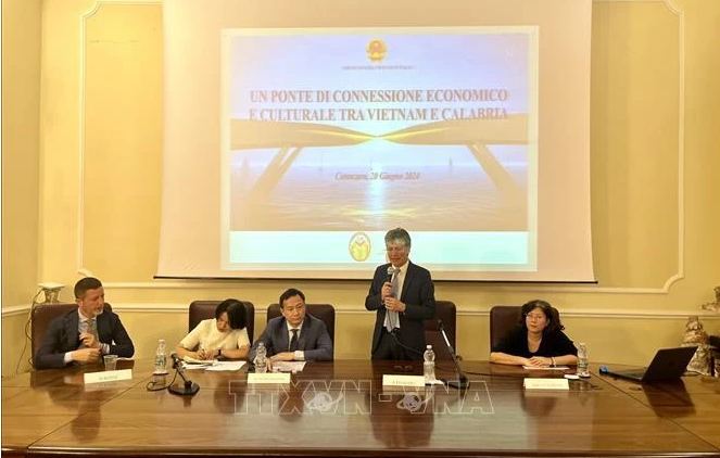 Vietnam busca reforzar la cooperación con la región italiana de Calabria