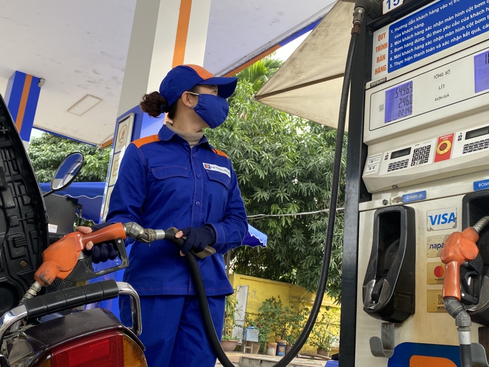 El primer ministro ordena que no haya escasez de combustible bajo ninguna circunstancia