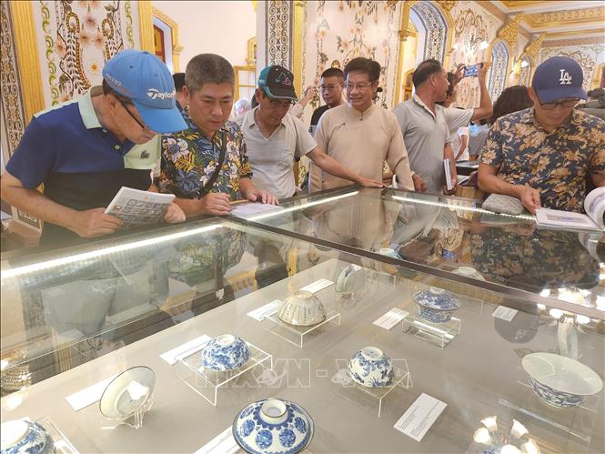 Exposición de antigüedades de la dinastía Nguyen en la Ciudadela de Hue