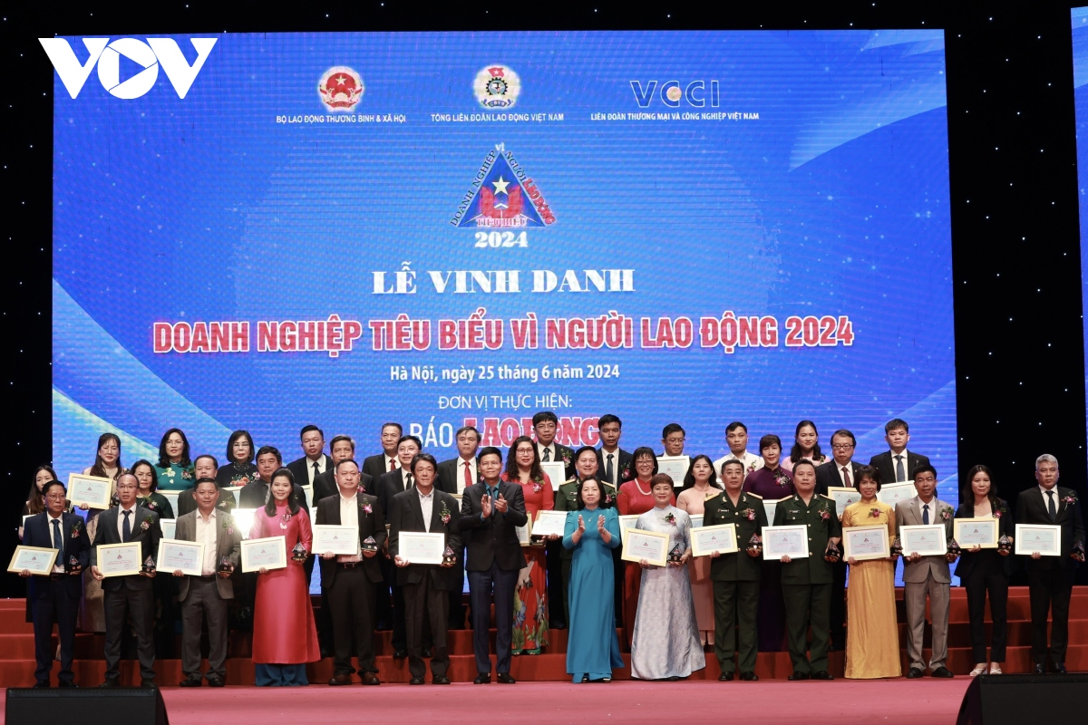 Honran a empresas ejemplares por el bienestar de los trabajadores