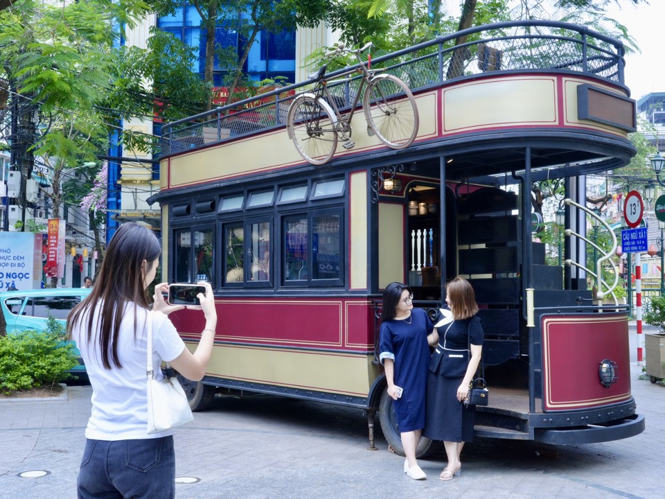 Una nueva calle peatonal recuerda la historia de Hanói