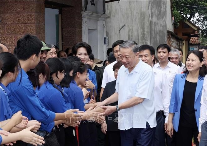 El presidente vietnamita pide promover los valores de la familia