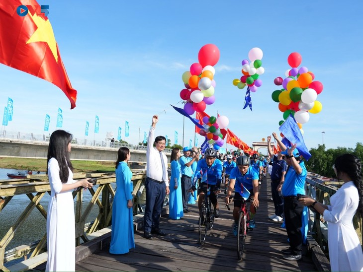 Celebran Festival de ciclismo por la paz de Quang Tri
