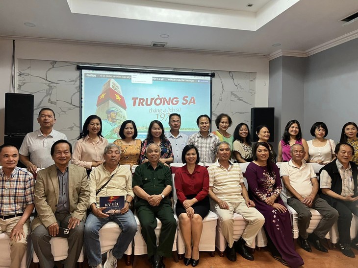 Celebran primer aniversario de la creación del Club Truong Sa en Hungría