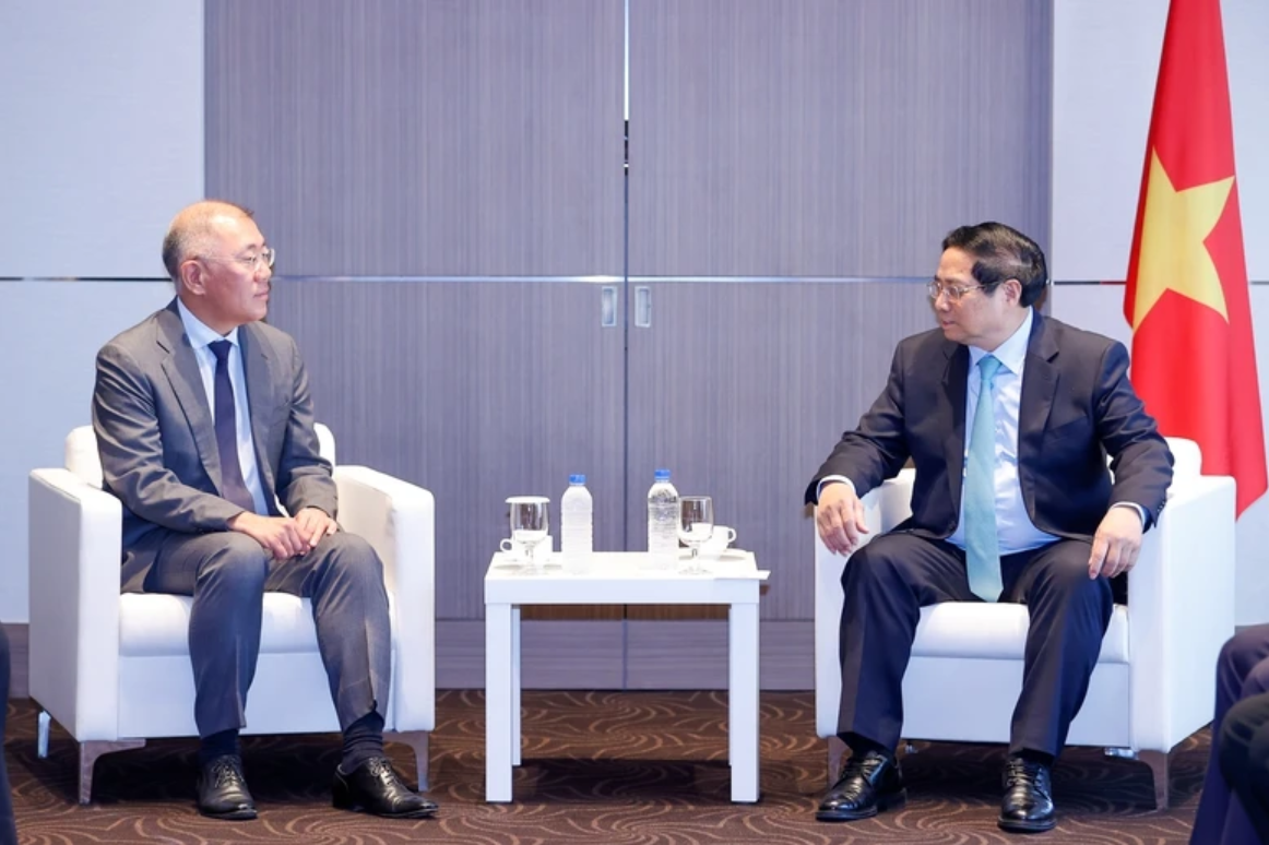 El primer ministro Pham Minh Chinh se reúne con los líderes de los principales conglomerados surcoreanos