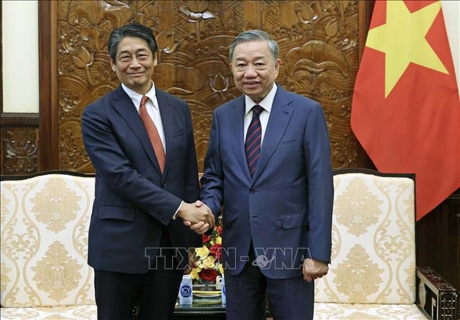 Presidente vietnamita recibe al nuevo embajador de Japón