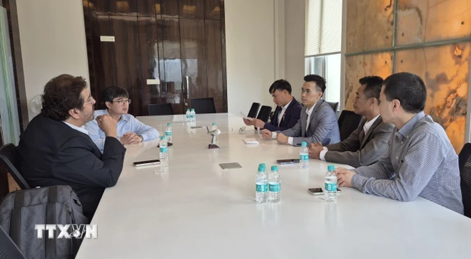 Vietnam busca nuevas oportunidades de cooperación con grandes corporaciones indias