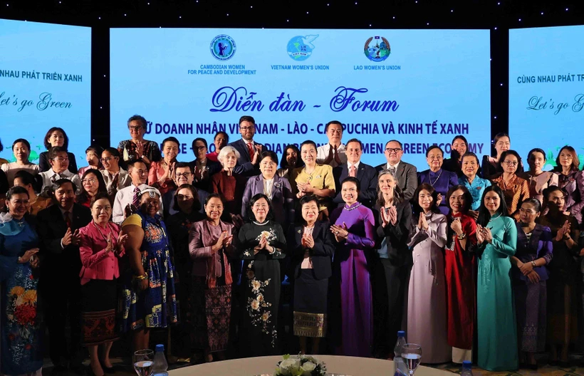 Efectúan foro de mujeres empresarias de Vietnam, Laos y Camboya en Hanói