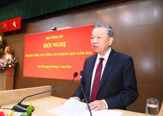 El Presidente de Vietnam orienta el desempeño de tareas del sector de la Seguridad Pública