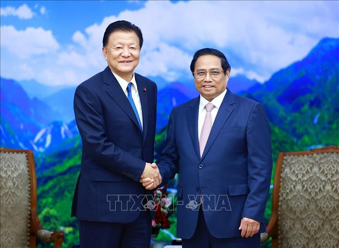 Premier de Vietnam recibe al ministro japonés encargado del Tratado CPTPP