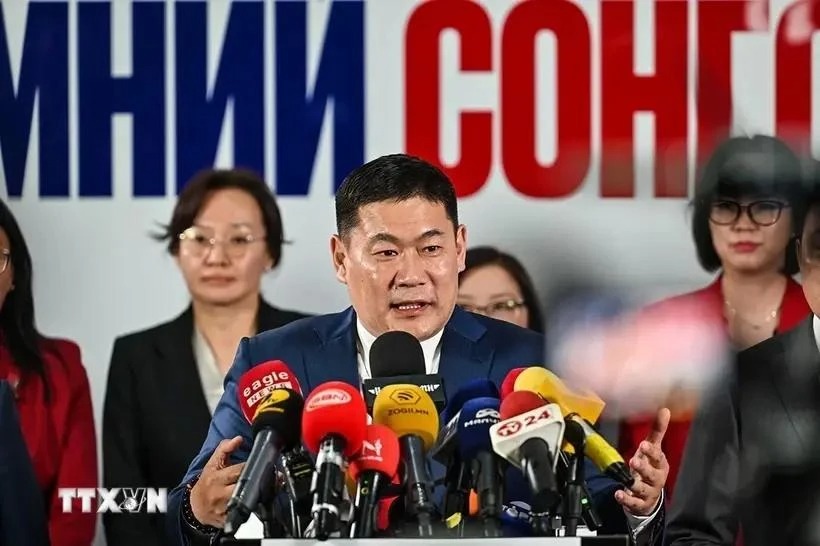 El máximo líder político de Vietnam felicita al Presidente del Partido Popular de Mongolia