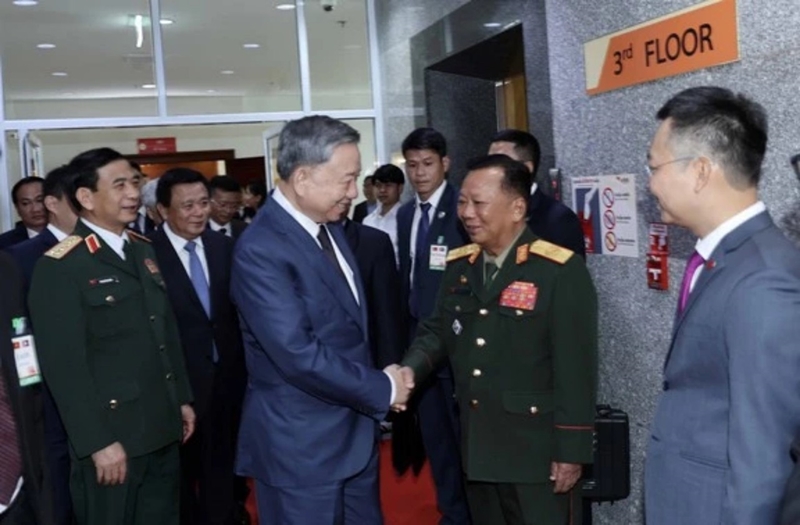 El Presidente de Vietnam anima a Star Telecom a respaldar la transformación digital en Laos