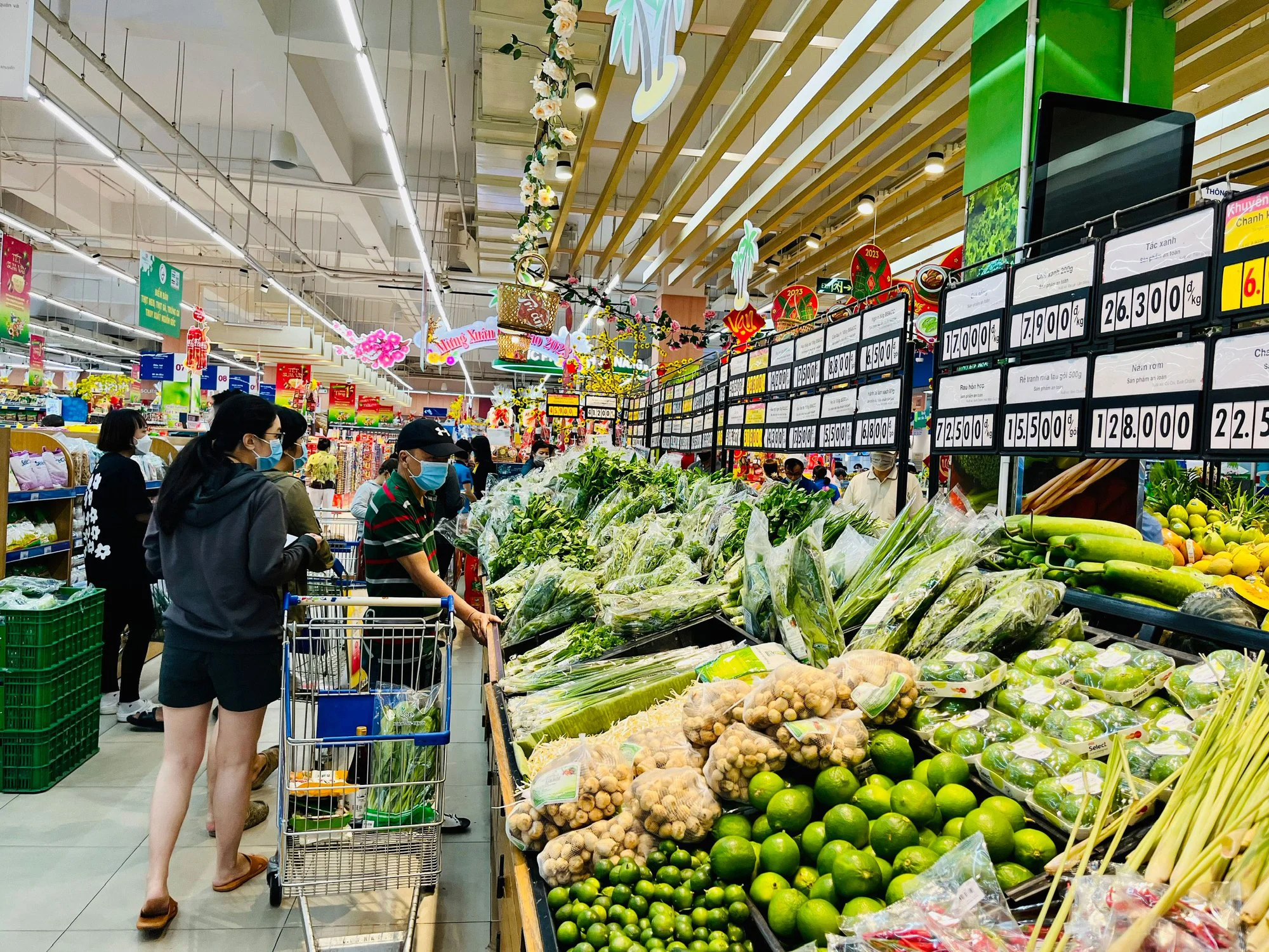 Vietnam reduce el impuesto al valor agregado al 8  hasta fin de año