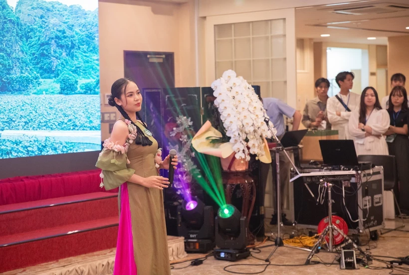 Entregan premios del primer concurso de canto vietnamita en Japón