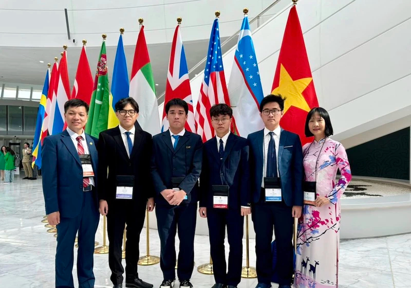 Tres medallas de oro para estudiantes vietnamitas en la Olimpiada Internacional de Biología 2024