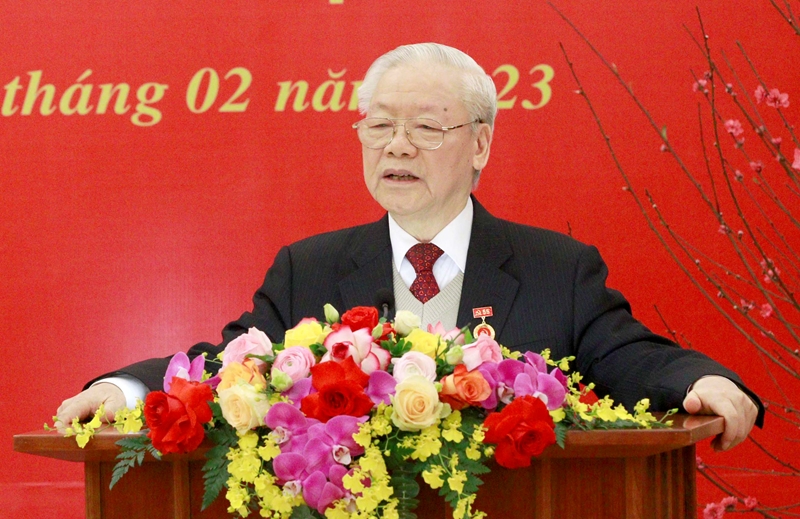 Otorgan la Orden de Estrella Dorada al máximo dirigente partidista de Vietnam