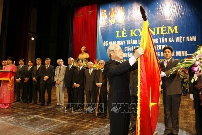 El Secretario General del Partido Comunista de Vietnam, maestro de periodistas