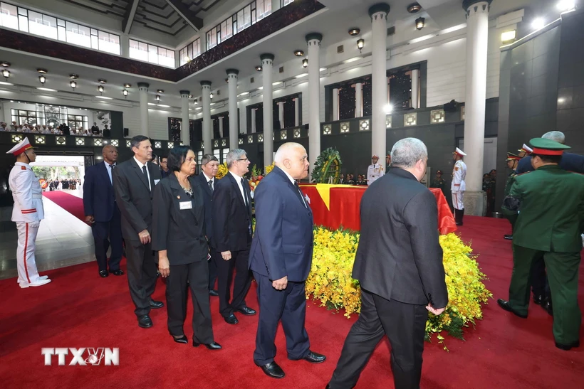 Trayectoria revolucionaria creó estatura internacional del secretario general Nguyen Phu Trong