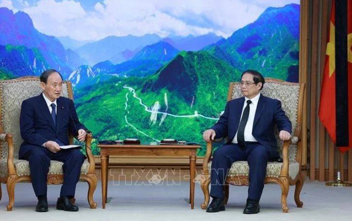 Primer ministro de Vietnam recibe al enviado especial del jefe de Gobierno de Japón