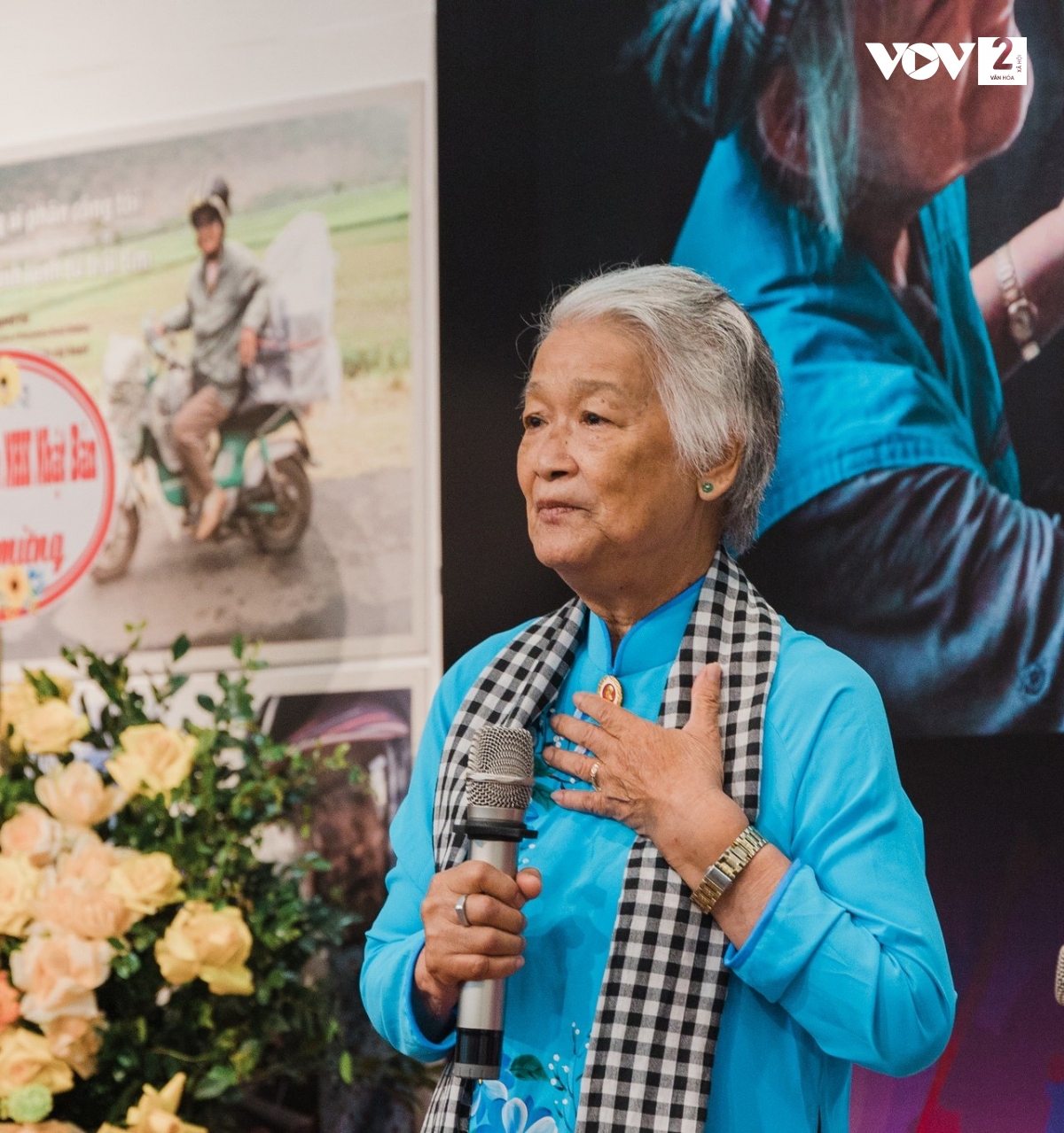 Artista pinta en agradecimiento a madres heroicas