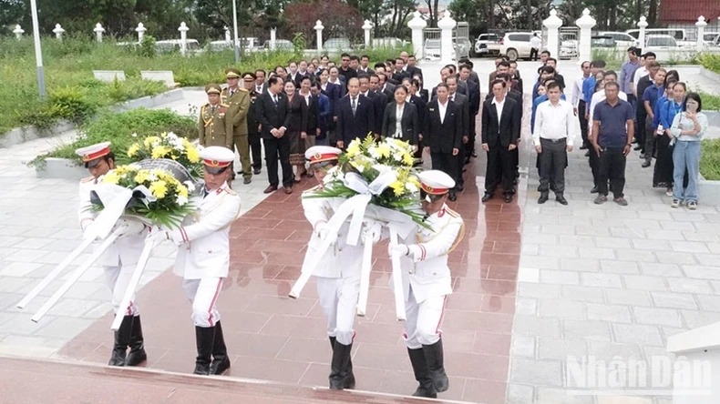 Homenaje a los Inválidos y Mártires de la Guerra de Vietnam en la provincia laosiana de Xiengkhouang