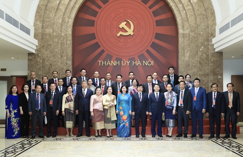 Capacitación en el trabajo para fortalecer los lazos entre Hanói y Vientiane