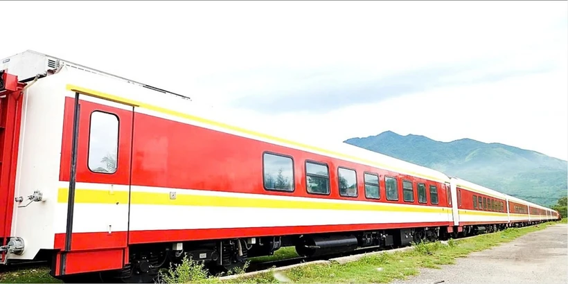 Entran en prueba nuevos trenes en ruta Saigón-Nha Trang