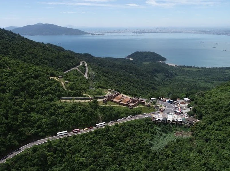 La Puerta de Hai Van está abierto para recibir a los visitantes