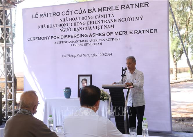Ceremonia para recordar a Merle Ratner, activista estadounidense de izquierdas y pacifista en Vietnam