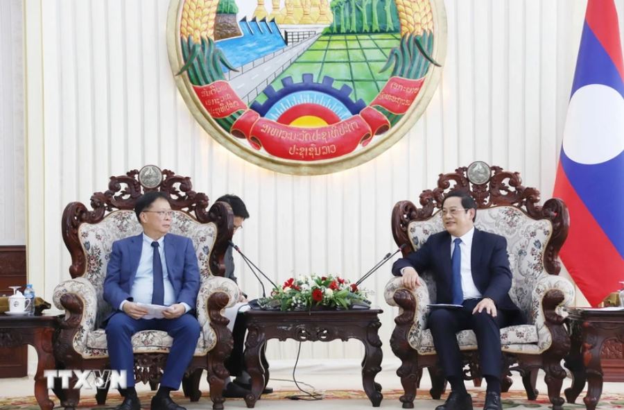 Primer ministro de Laos respalda cooperación en ciencia y tecnología con Vietnam