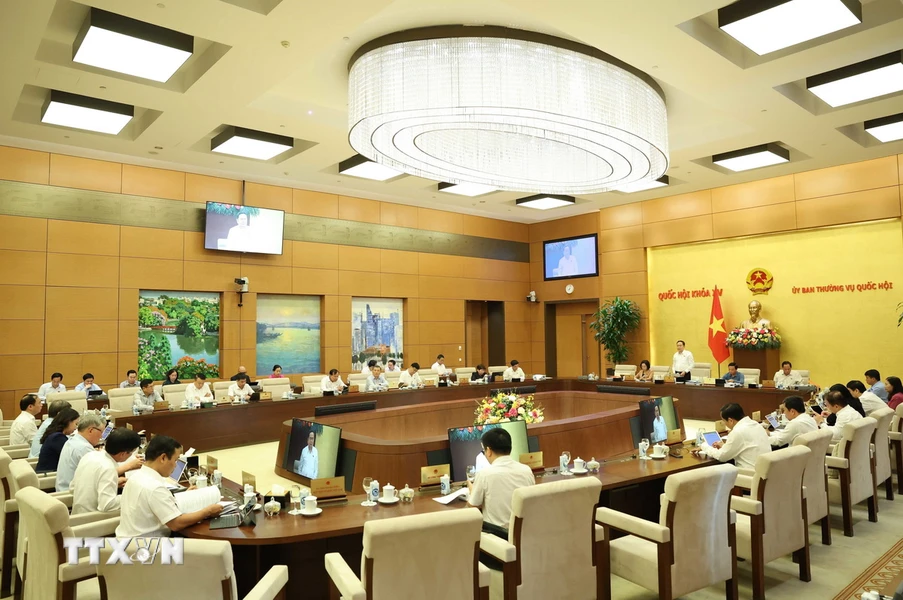 Presidente del Parlamento preside reunión sobre elaboración de leyes en agosto