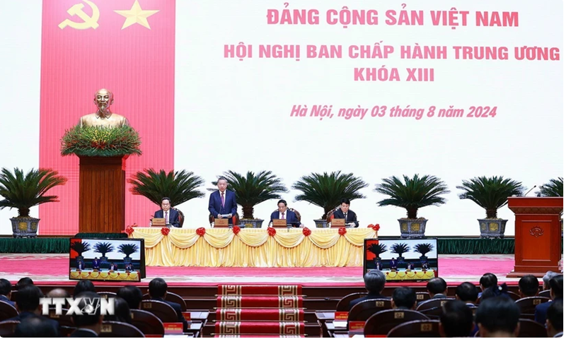 Vietnam continúa avanzando firmemente en la construcción del socialismo