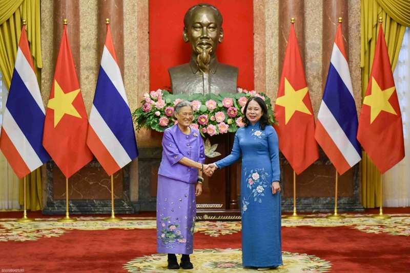 Vicepresidenta de Vietnam recibe a la princesa de Tailandia