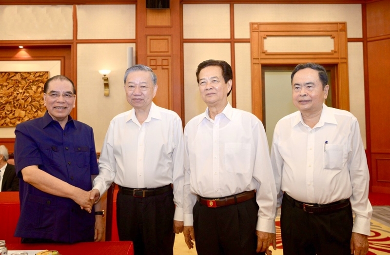 El máximo líder del PCV se reúne con dirigentes y exdirigentes del Partido y el Estado