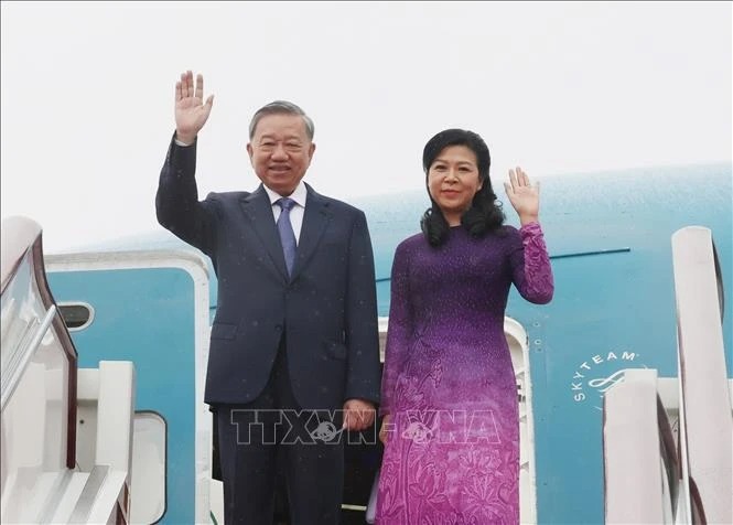 El máximo líder de Vietnam viaja a China para una visita de Estado