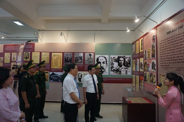 Abren exposición fotográfica del presidente Ho Chi Minh en la prensa revolucionaria de Vietnam