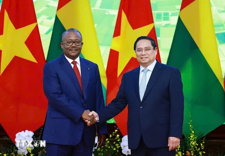 Primer Ministro de Vietnam recibe al Presidente de Guinea-Bissau