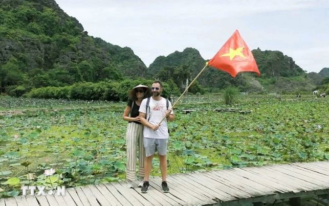 Número de turistas extranjeros a Vietnam crece 24,5