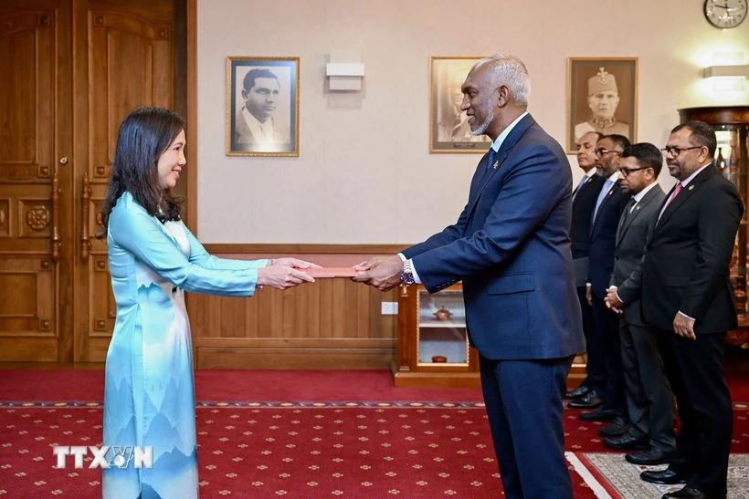 Presidente de Maldivas propone impulsar la cooperación con Vietnam