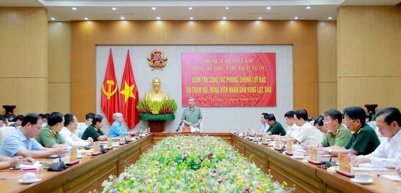 Máximo líder de Vietnam chequea la superación de consecuencias de inundaciones en Phu Tho y Tuyen Quang