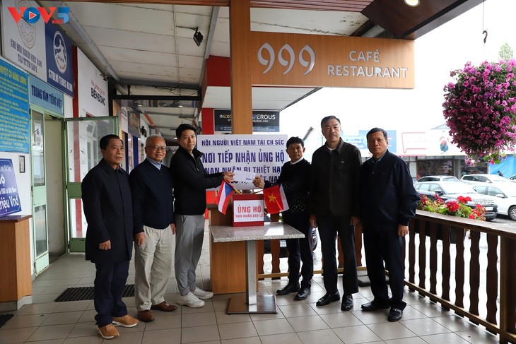 Compatriotas en República Checa y Laos apoyan a personas afectadas por el tifón Yagi