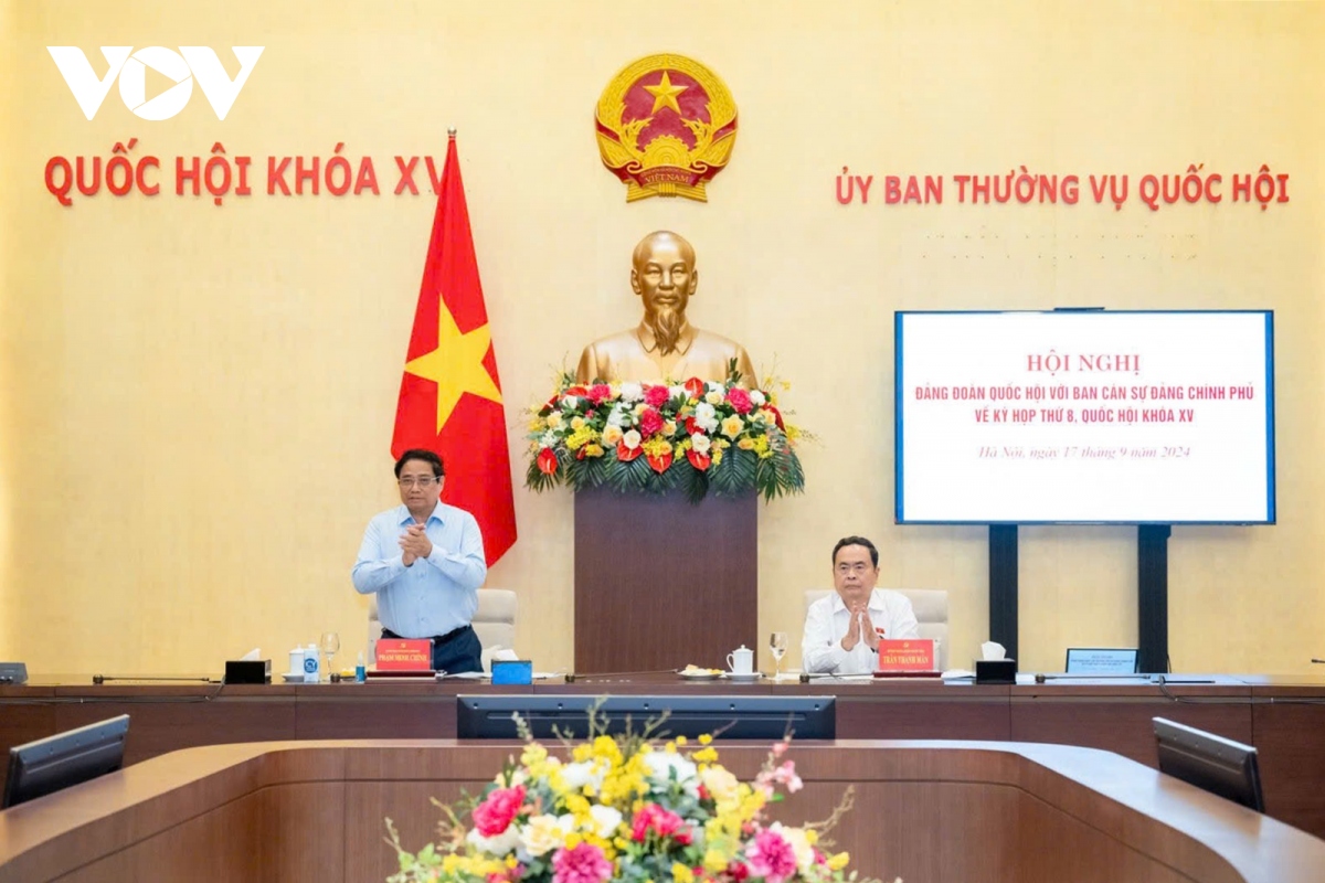 Presidente del Parlamento de Vietnam urge a renovar pensamiento para elaboración de leyes