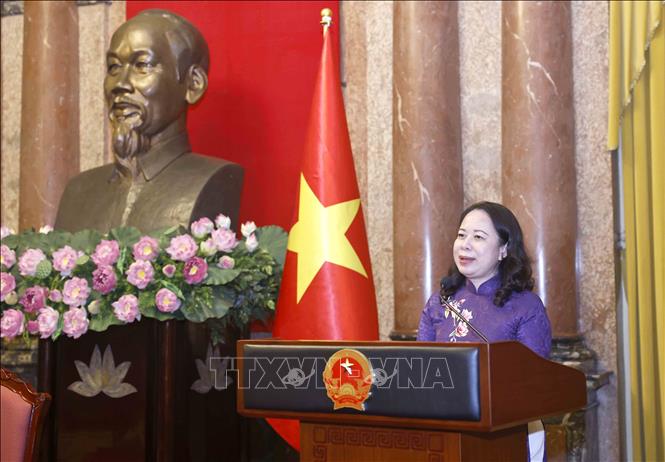 La vicepresidenta Vo Thi Anh Xuan se reúne en la provincia de An Giang con personas destacadas por sus méritos