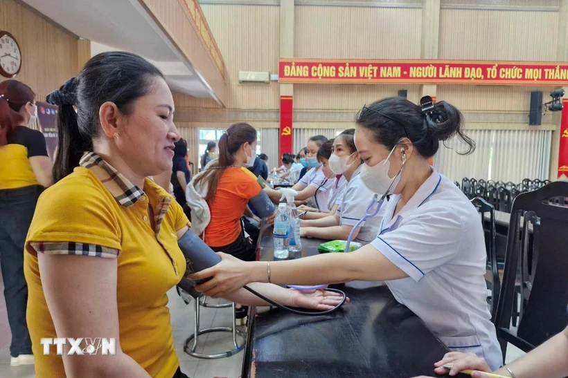 Vietnam intensifica la cooperación internacional para mejorar los servicios de salud para los trabajadores migrantes
