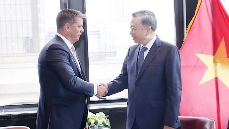 Máximo dirigente de Vietnam se reúne con ejecutivos de gigantes energéticos y tecnológicos de Estados Unidos